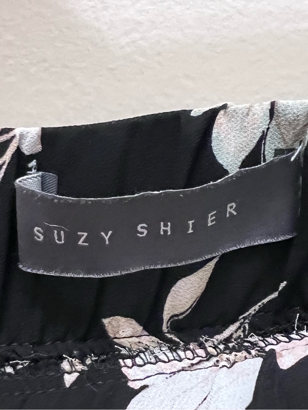 Suzy Shier Pleated Black Floral Midi Skirt - Picture 4 of 4